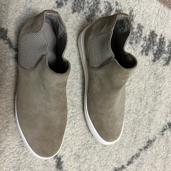 Steven Madden Sultan Suede Booties in Grey - Picture 2 of 6